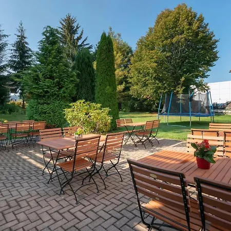 Landgasthof Zum Dorfkrug Hotell 3*