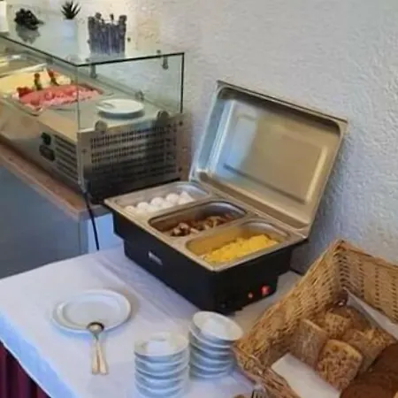 Landgasthof Zum Dorfkrug Haeusern