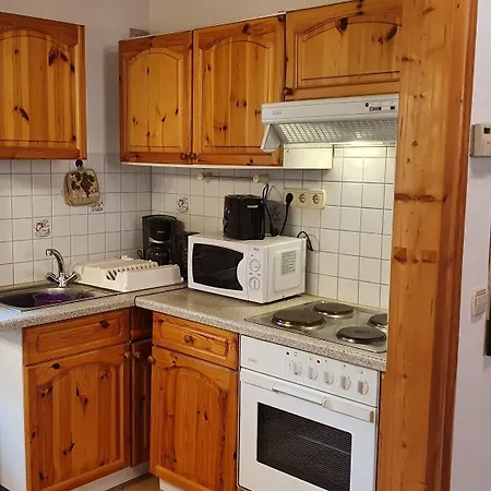 Landgasthof Zum Dorfkrug 호텔 하우세른