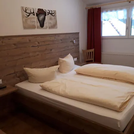 Landgasthof Zum Dorfkrug Hotel 3*