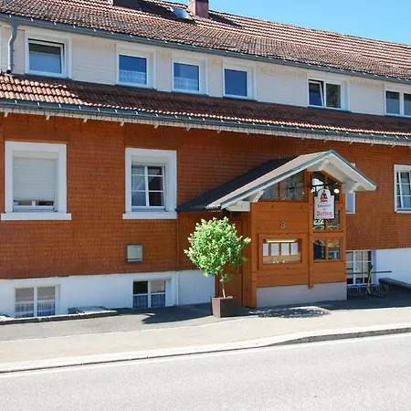 Landgasthof Zum Dorfkrug 하우세른